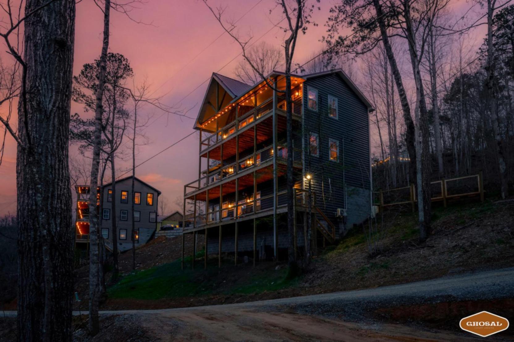 Tranquil Mountain Getaway By Ghosal Luxury Lodging 蓋特林堡 外观 照片