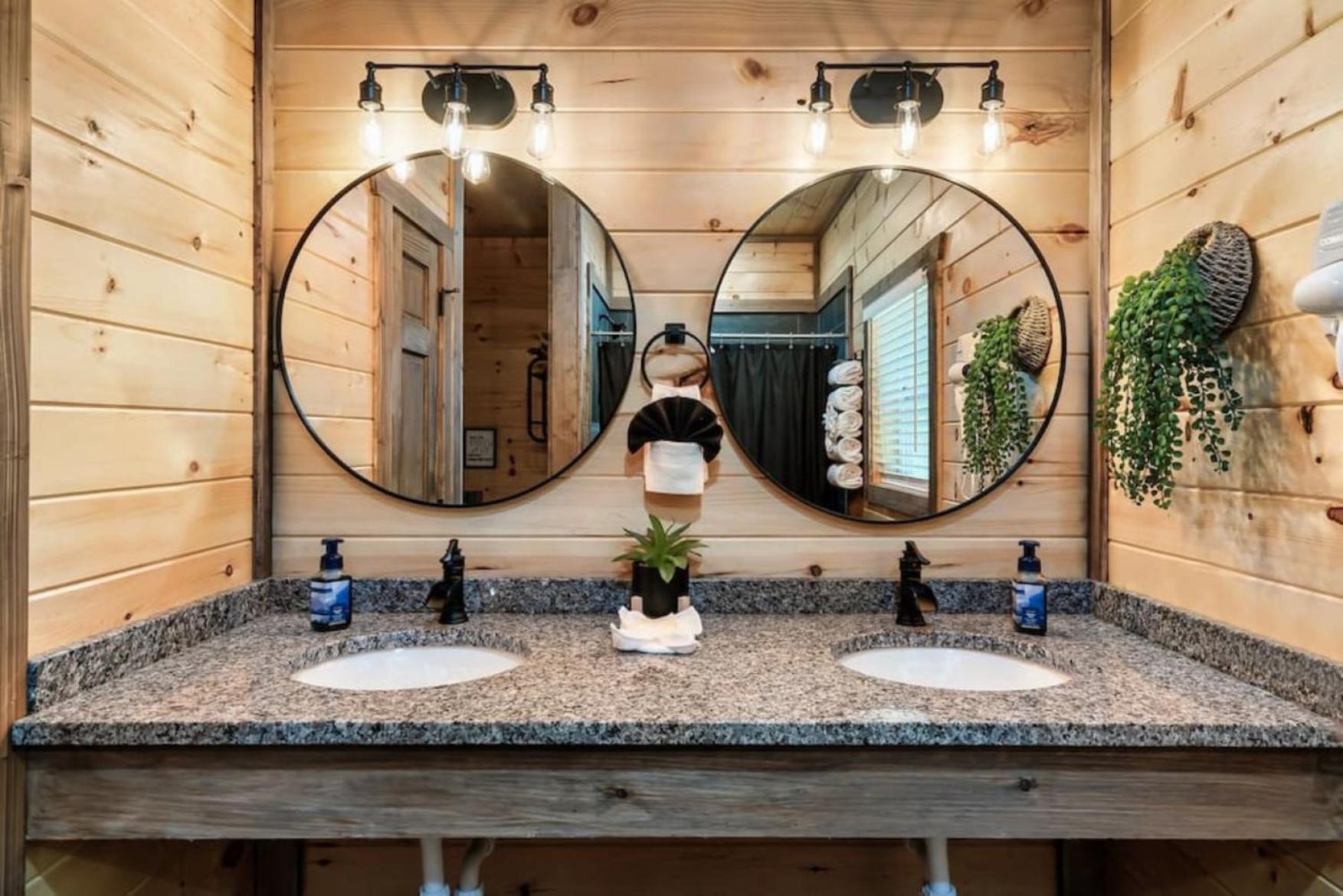 Tranquil Mountain Getaway By Ghosal Luxury Lodging 蓋特林堡 外观 照片