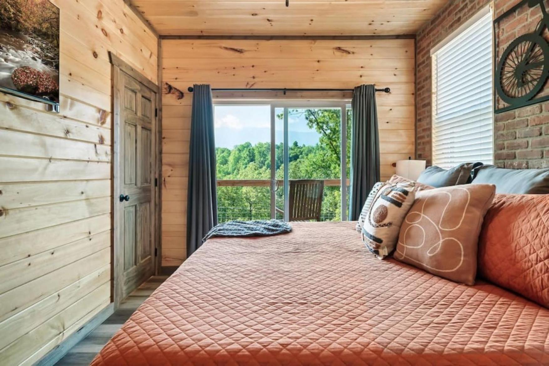 Tranquil Mountain Getaway By Ghosal Luxury Lodging 蓋特林堡 外观 照片