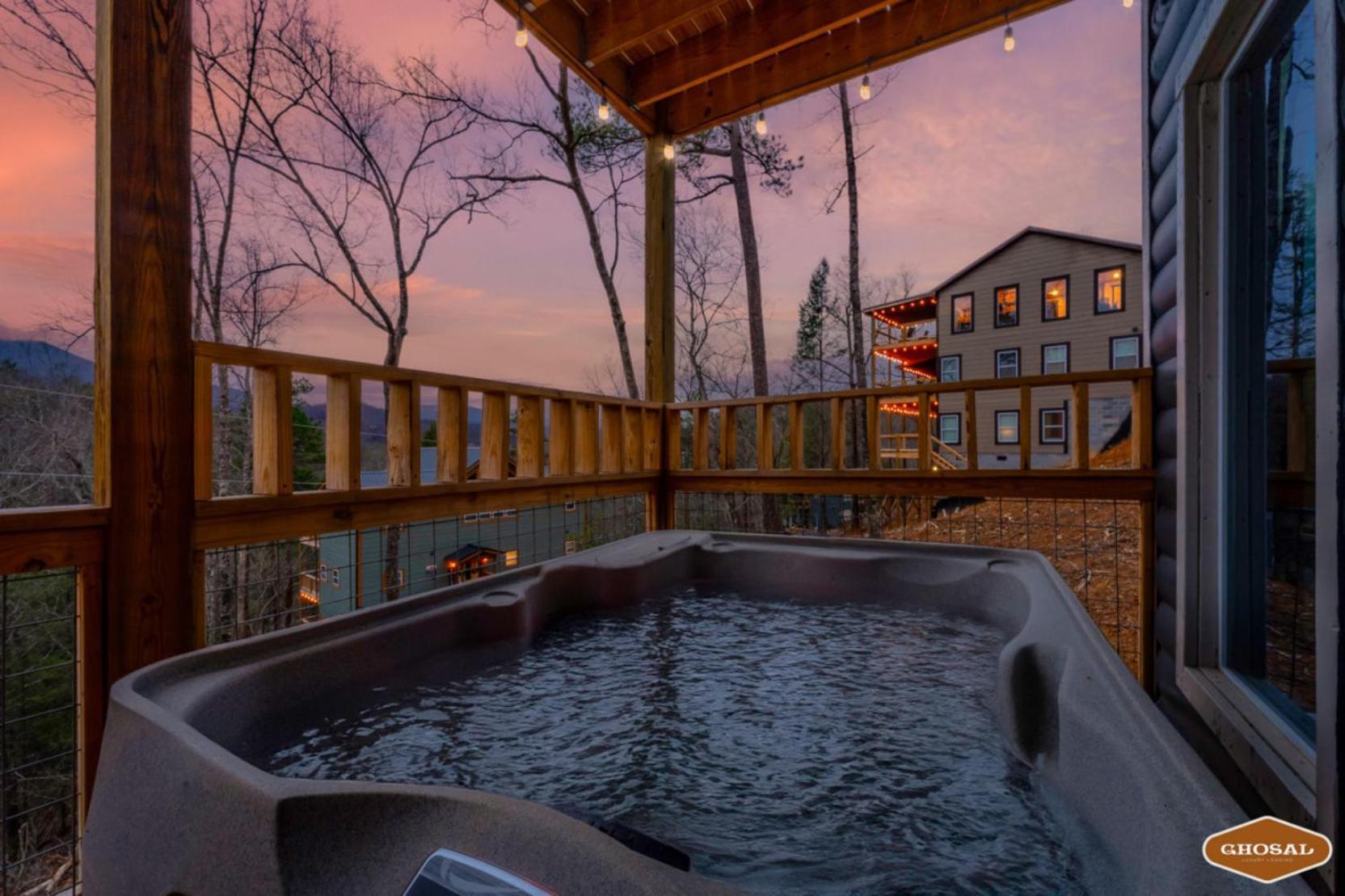 Tranquil Mountain Getaway By Ghosal Luxury Lodging 蓋特林堡 外观 照片
